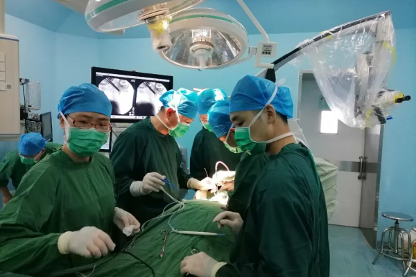 【学科建设】广东省人民医院脊柱外科昌耘冰团队工作室签约授牌仪式在我院举行