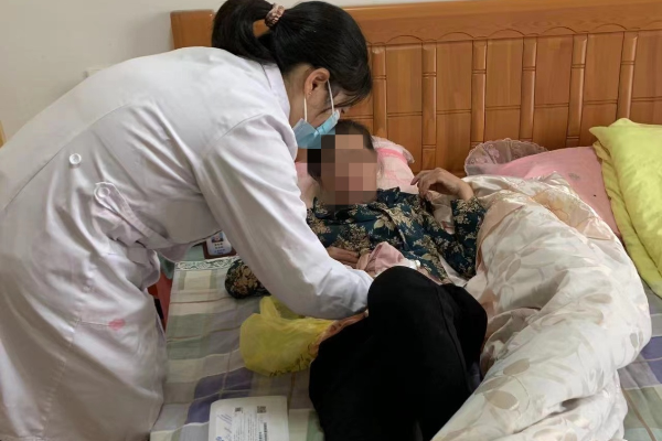 ‘“医”心为您,打通服务群众“最后一公里” ‘“医”心为您,打通服务群众“最后一公里”