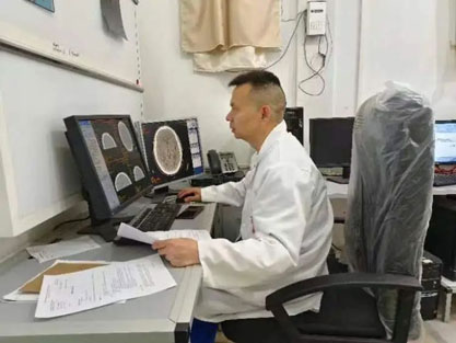 【载誉凯旋】我院支援突尼斯医疗队队员龚维良、曾胜荣载誉凯旋