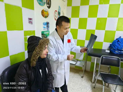 【载誉凯旋】我院支援突尼斯医疗队队员龚维良、曾胜荣载誉凯旋