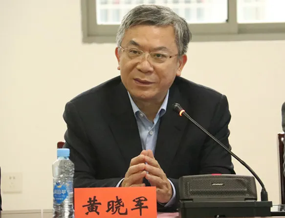 中国工程院院士黄晓军率专家组到抚州市第一人民医院开展培训活动