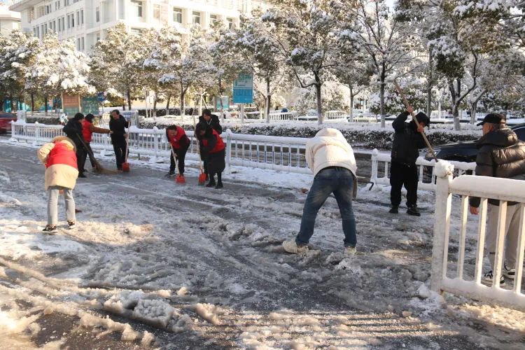 以雪为令齐行动 “医”路畅通护安全