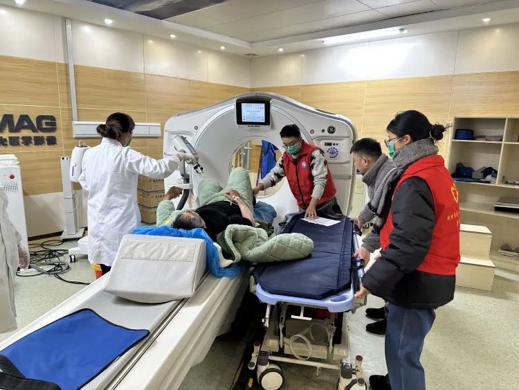 以雪为令齐行动 “医”路畅通护安全