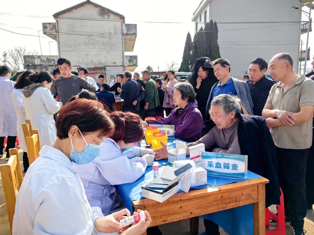 抚州市第一人民医院春节期间开展肝健康筛查公益活动