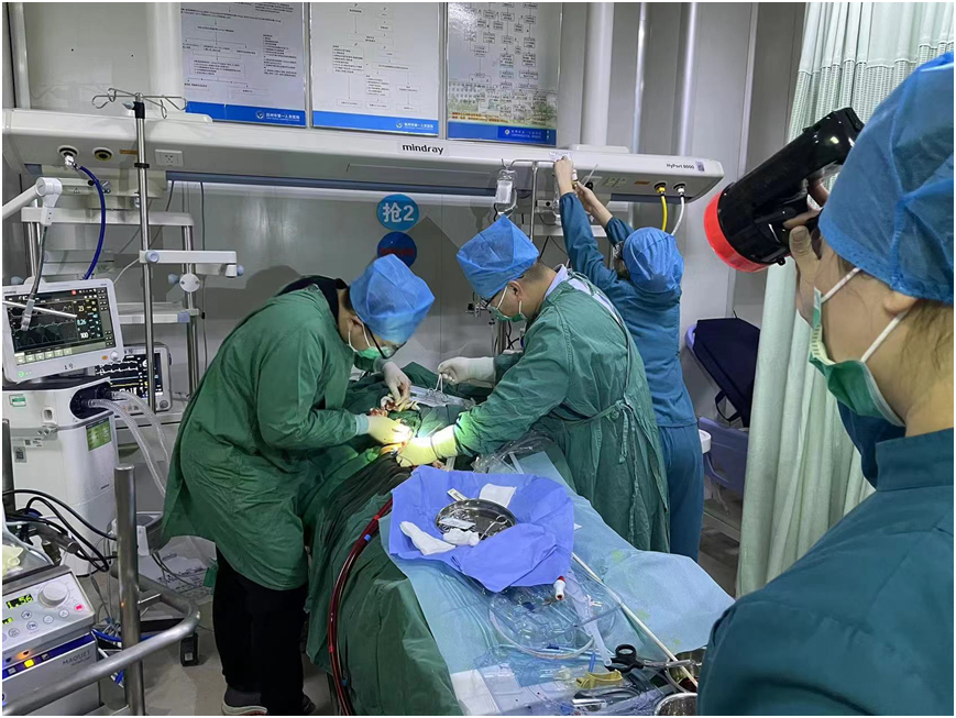 大型写实照片展《医务人员的春节》