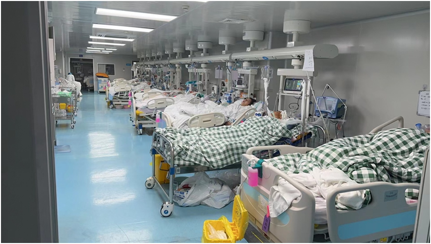 大型写实照片展《医务人员的春节》