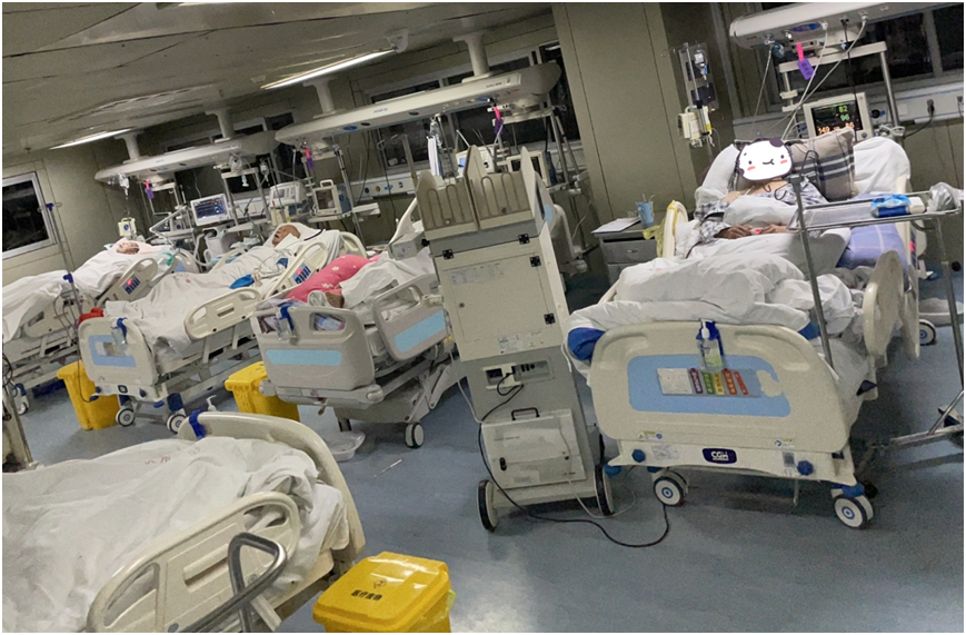 大型写实照片展《医务人员的春节》