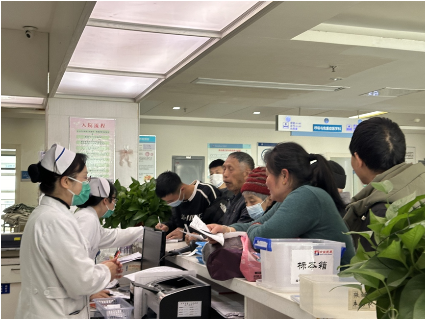 大型写实照片展《医务人员的春节》