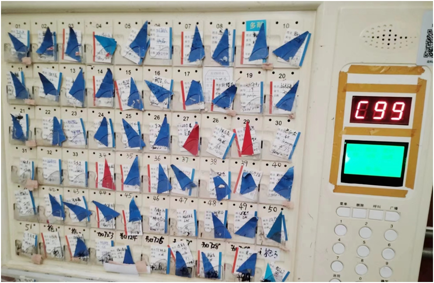 大型写实照片展《医务人员的春节》