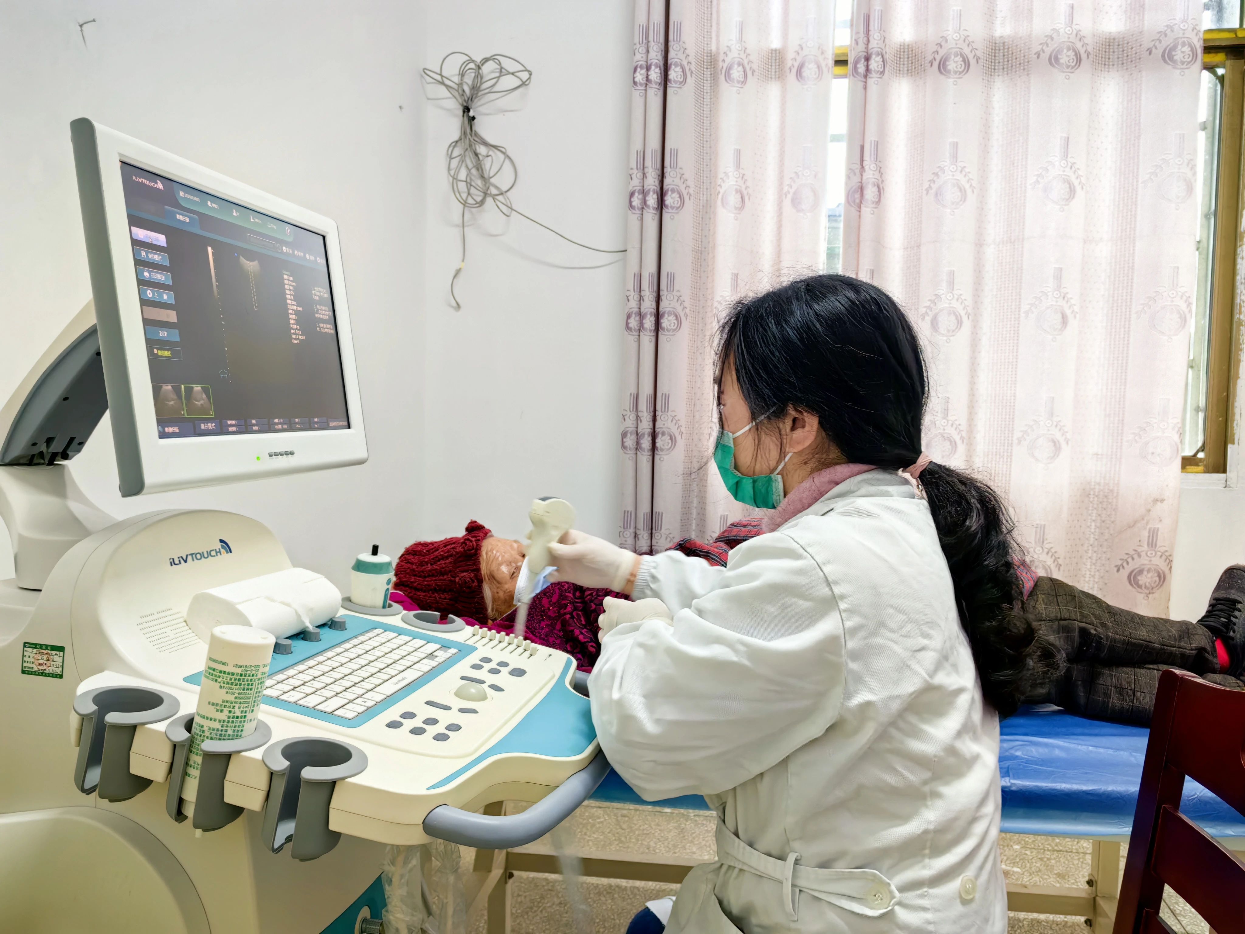 免费肝健康筛查走进试点乡镇