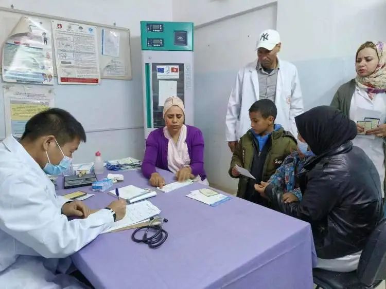 我院支援突尼斯医疗队队员龚维良、曾胜荣载誉凯旋