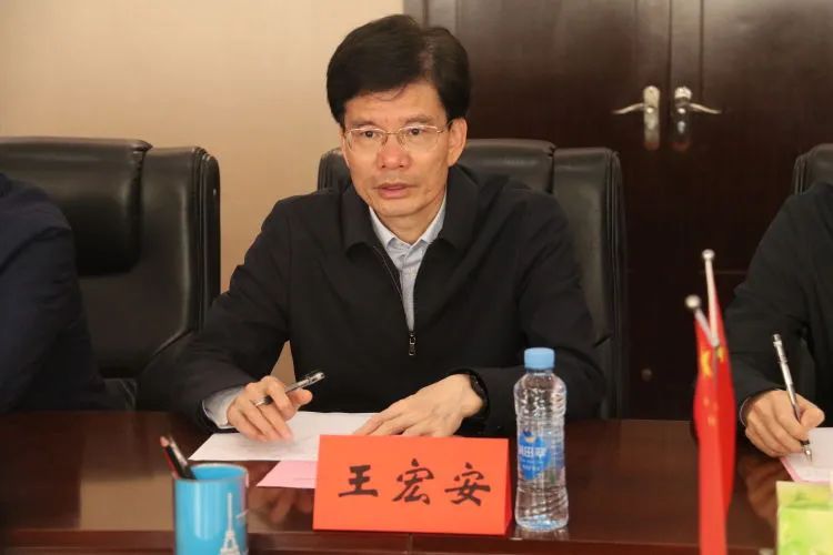 江西省人大常委会副主任、九三学社江西省委员会主委、南大一附院院长张伟一行莅临我院调研指导