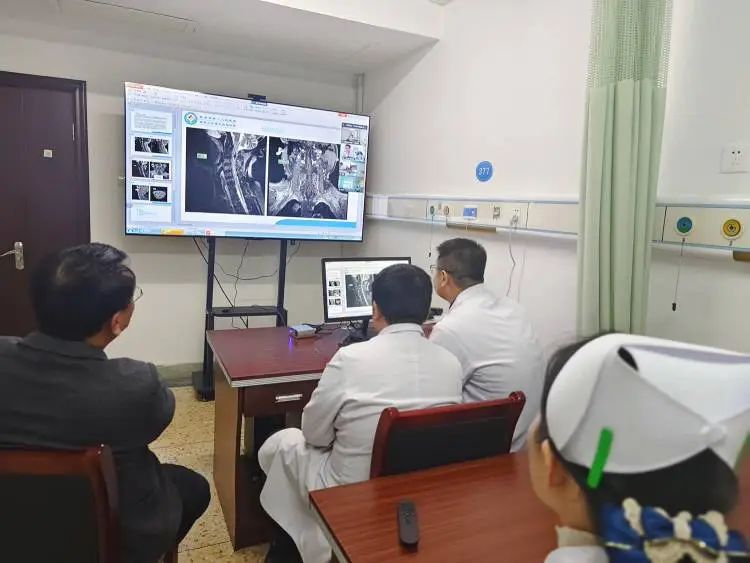 足不出户看名医 远程会诊面对面