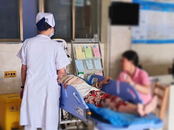 【媒体聚焦】酷暑来袭，出门需注意……