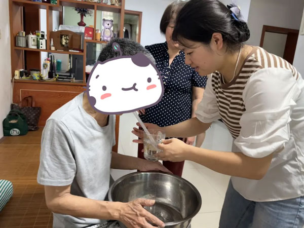 【呵“护”到家】暖心回访患者 爱心服务到家